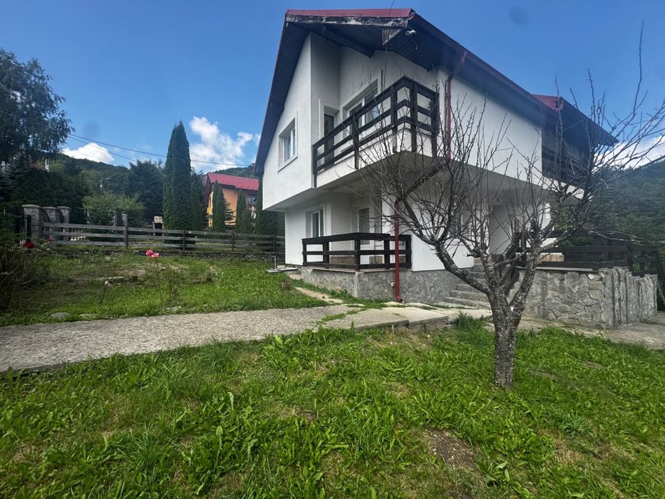 Casa de vanzare in Cheia-ideala pentru locuit sau vacanta