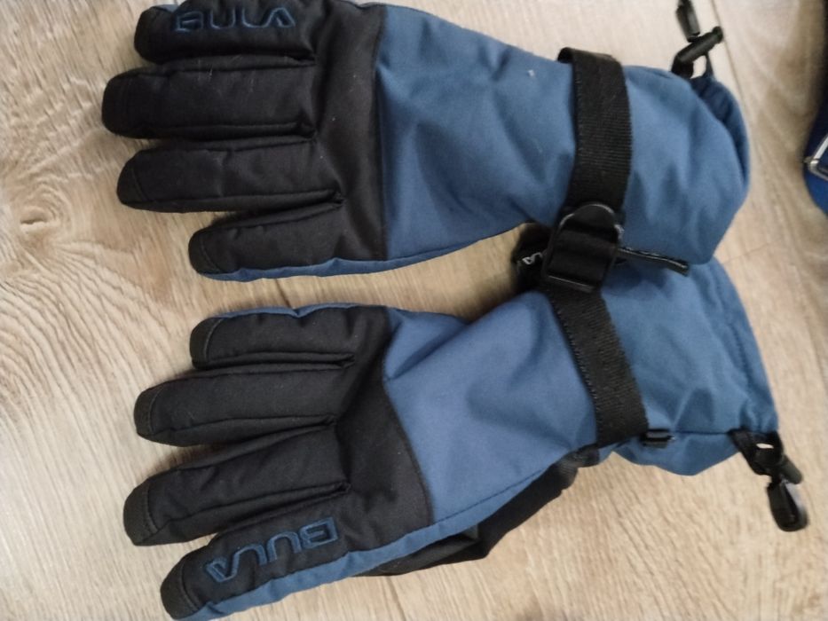 Продаю рюкзаки и перчатки