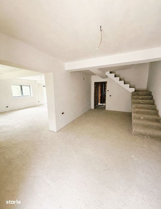 Casa cu garaj, 254 mp, teren 610 mp, zona Visan