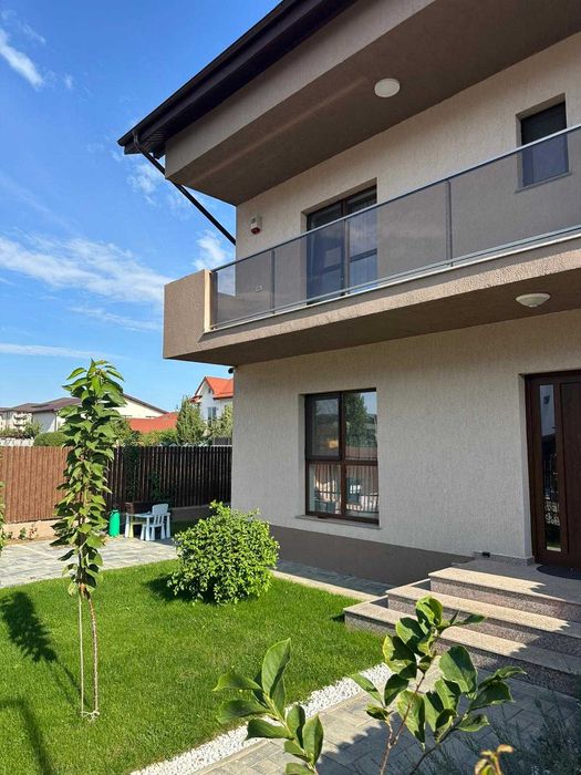 Case Dobroesti cu panouri fotovoltaice