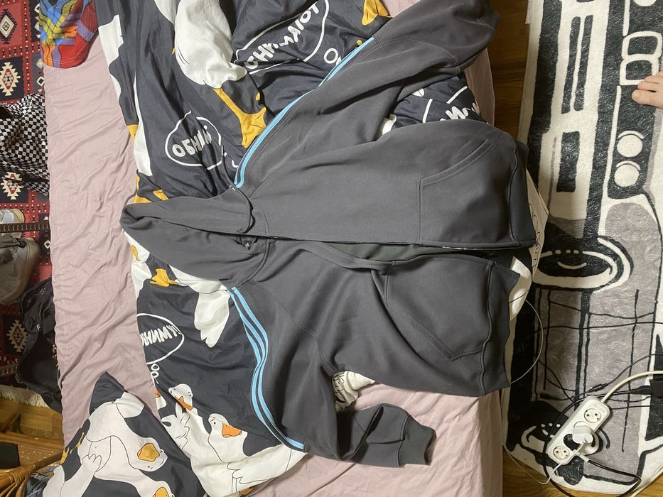 Зип худи Adidas.