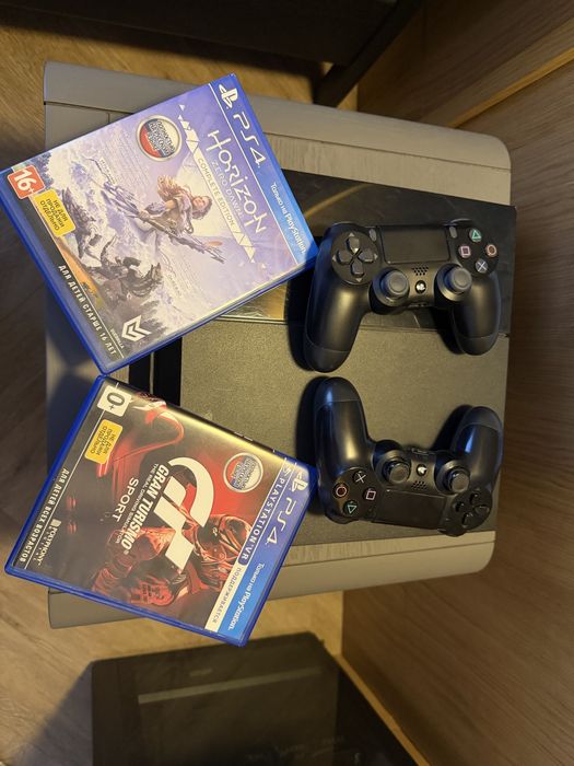 Sony PlayStation 4 Fat + 2 джойстика + 2 диска