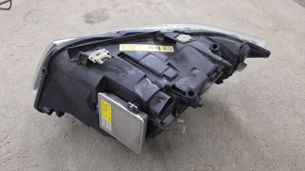 Десен фар бмв е90