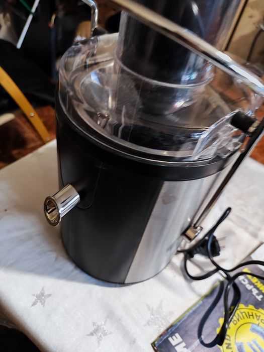 Сокоизтисквачка за плодове и зеленчуци  superior.