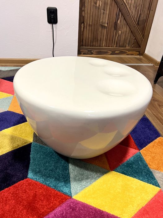 Дизайнерска холна маса , модерна и стабилна 50см.