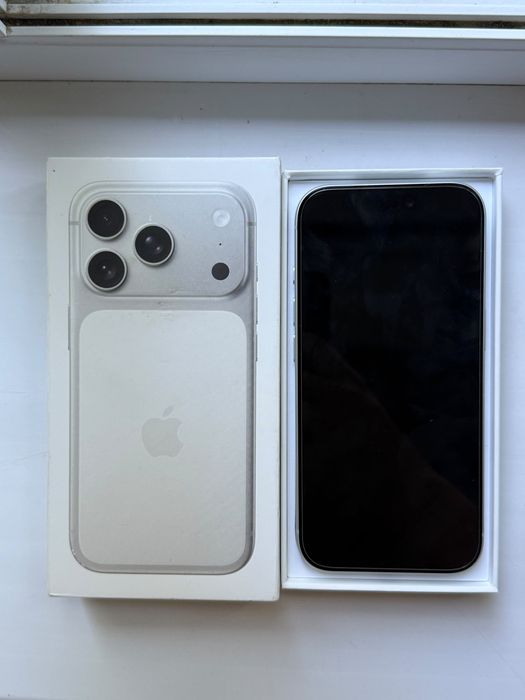 Новый iphone 17Pro заблокированный