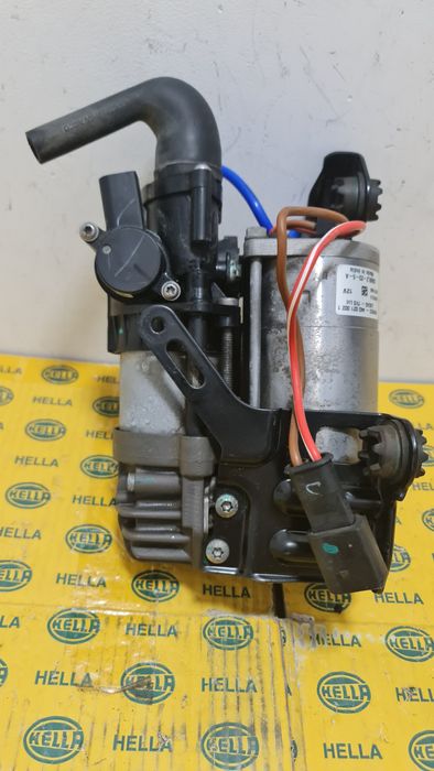 Compresor aer perne suspensie BMW 7 G11 G12 G70 I7 6895101