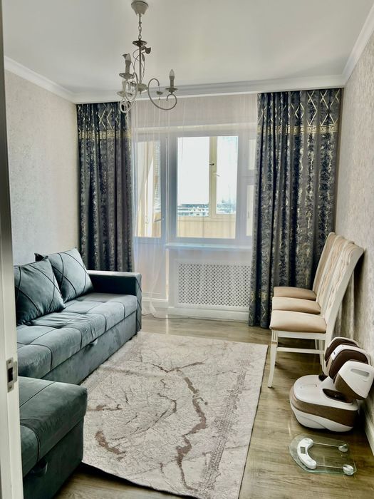 Продам 3 комнатнаю