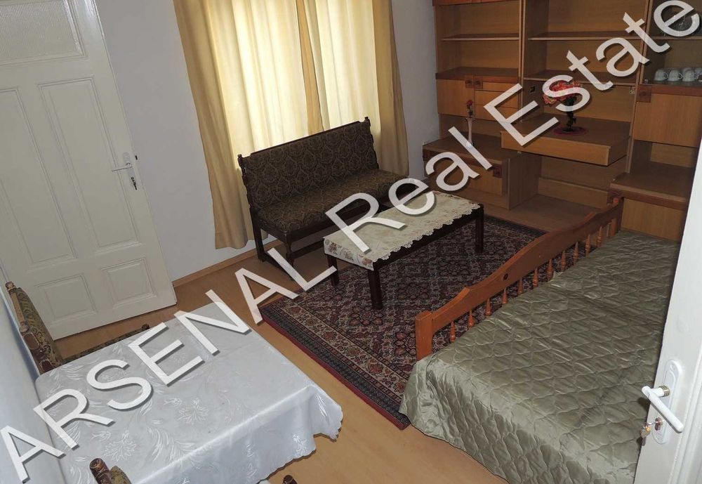 Дава се под наем Тристаен апартамент в София, Център - 106 кв.м за 700 € - Снимка #2