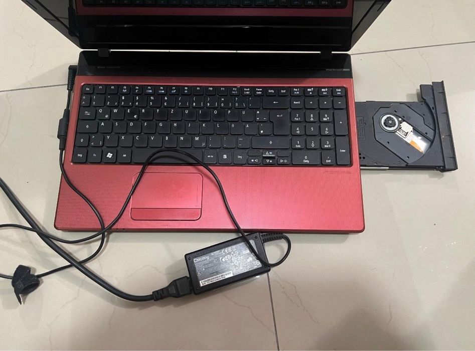 Laptop Acer defect Aspire 5750G-2434G75Mnrr