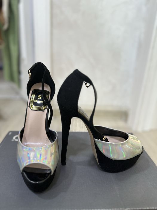 Босоножки женские