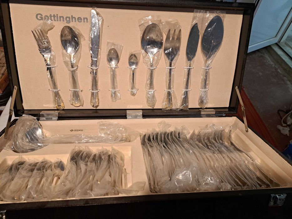 Vând set tacâmuri profesionale Gottinghen 124 piese