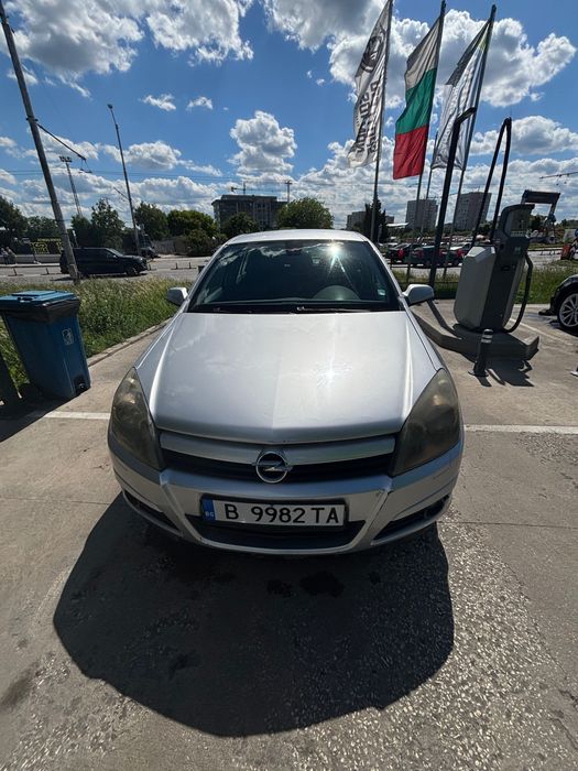 Автомобил Opel Astra