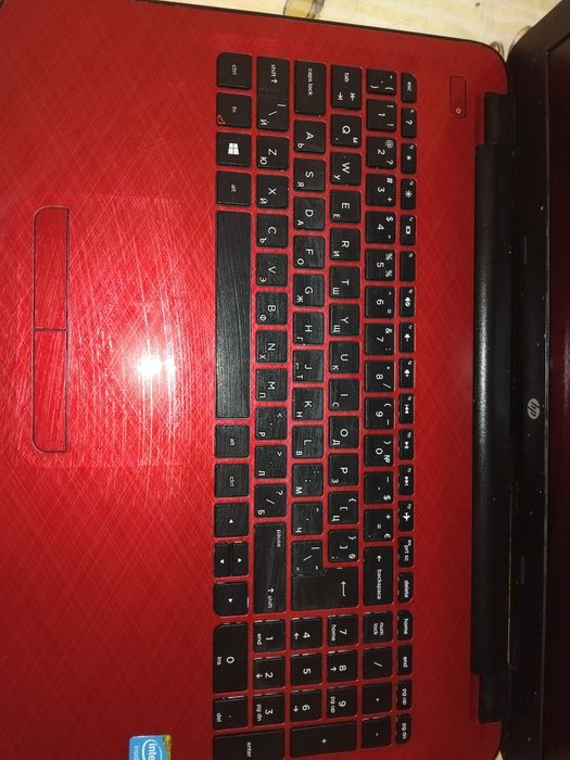 Продавам лаптоп  hp