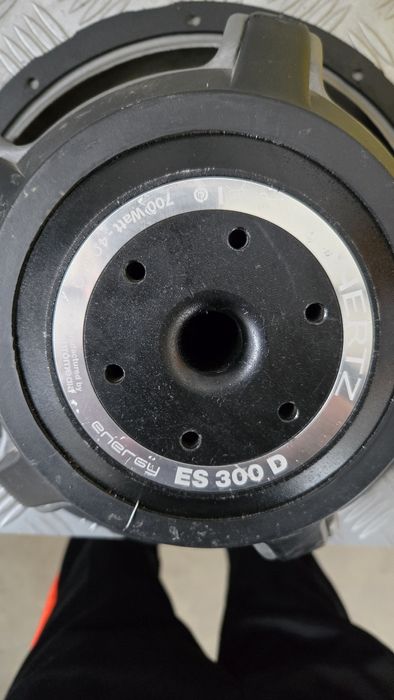 Hertz ES300D Subwoofer Бас