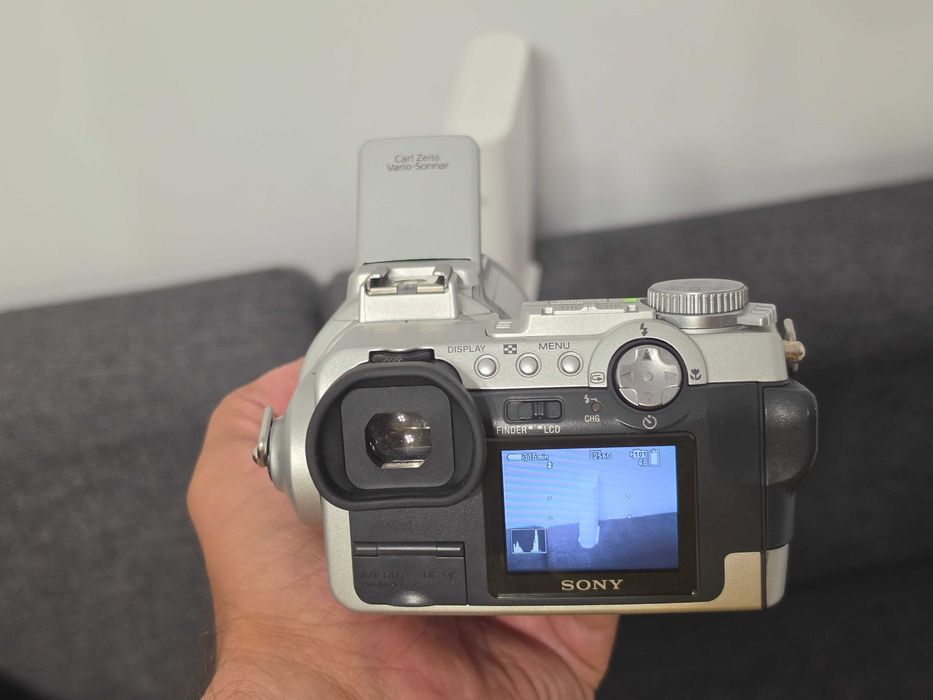 Y2K Aparat foto compact digital Sony F717 5MP 10x Zoom Nightvision