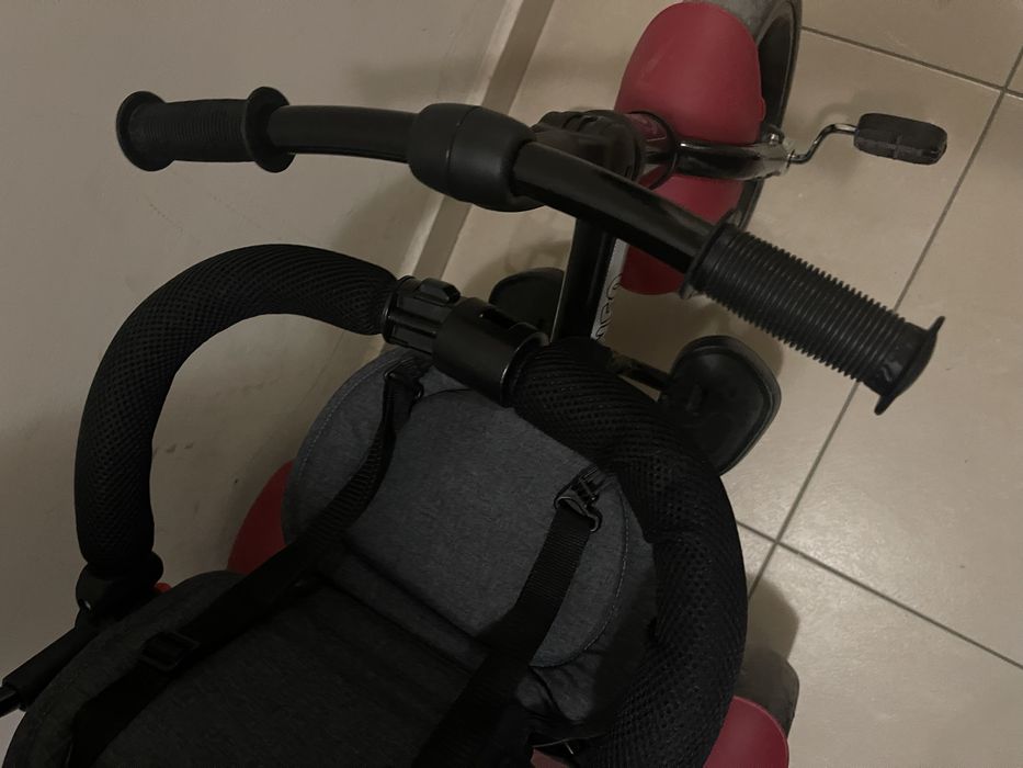 Триколка с въздушни гуми Lorelli - Neo, Red & Black Luxe