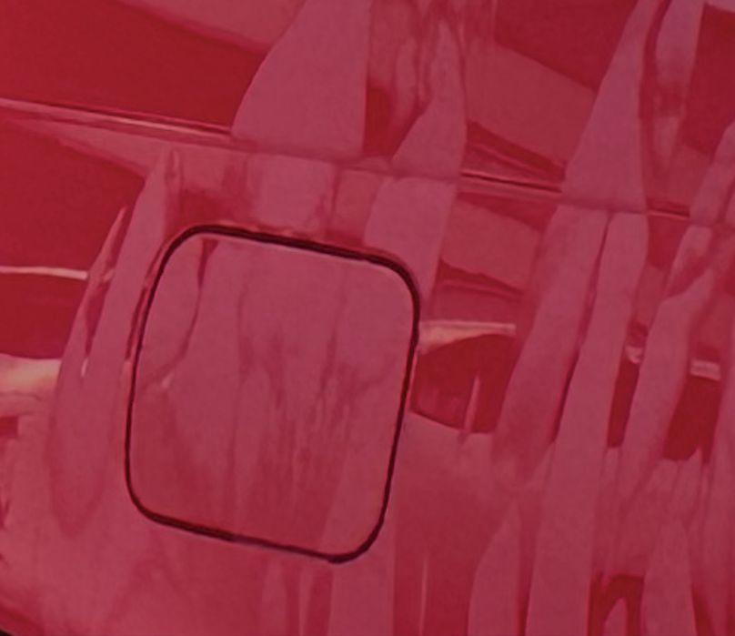 Продам лючек бензобака карина е