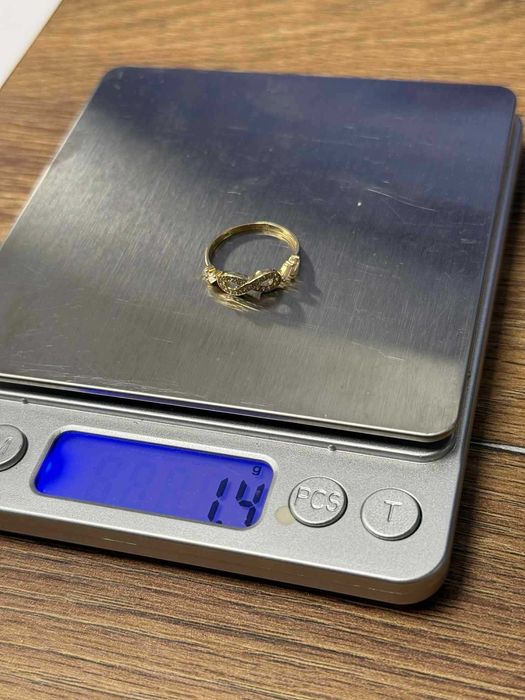 Продавам Златен Дамски Пръстен 14к 585