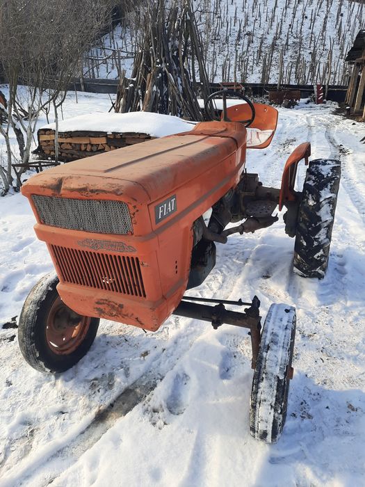 Tractor fiat 300 / 2 pistoane 30 CP totul funcțional