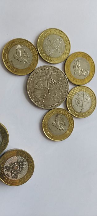 Продам коллекционные монеты.