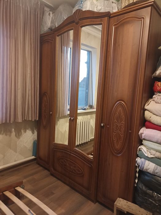 Продам спальный гарнитур