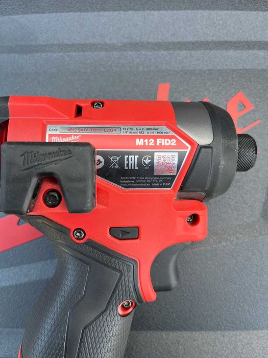 Bormasina  cu impact, model M12FID2-202X, 170Nm Milwaukee