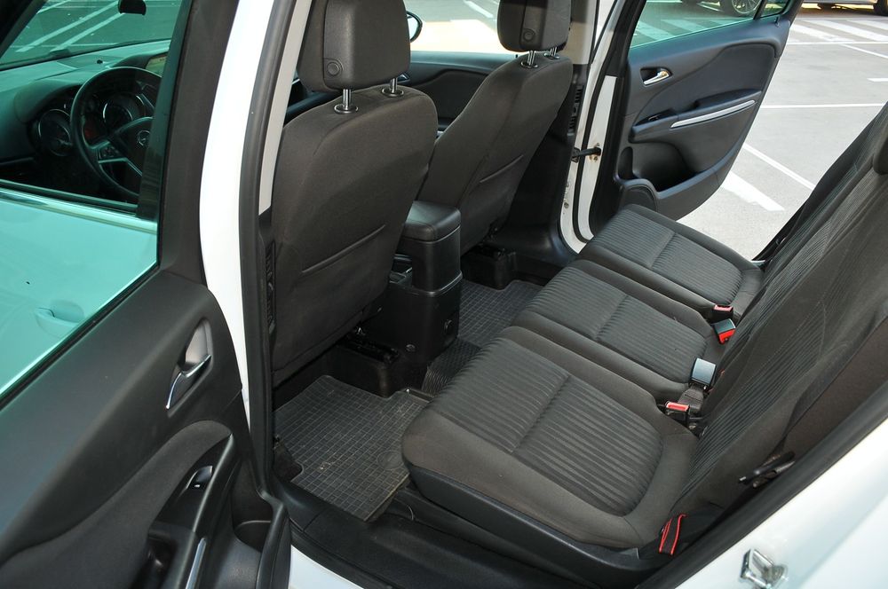 OPELZafira Tourer CDTI unic proprietar  0745315233