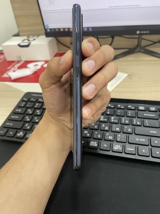 Samsung S20 FE  6/128