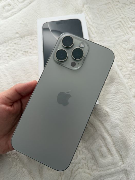 Продам Iphone 16 pro max