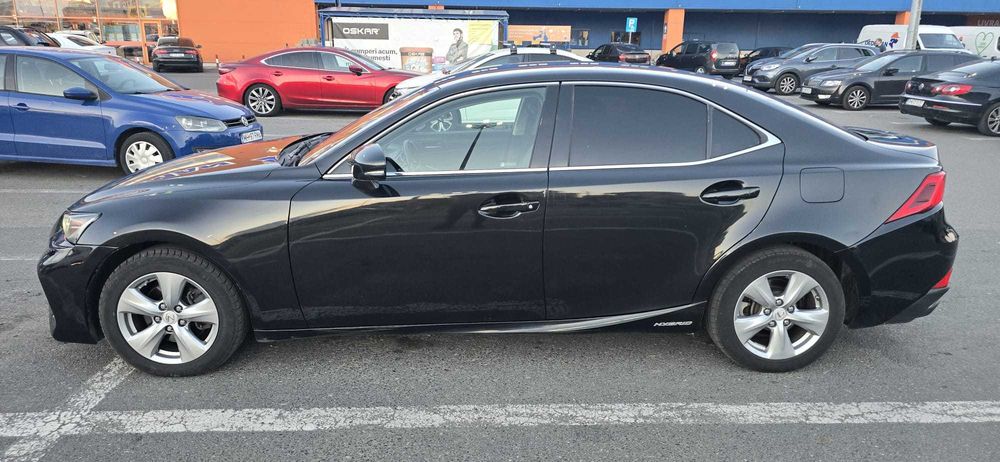 Vand Lexus IS300h 2018 2.5L Hibrid