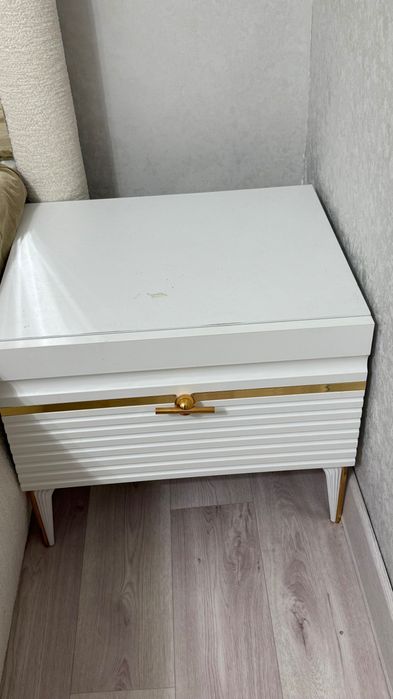 Тумбочка б/у  2шт