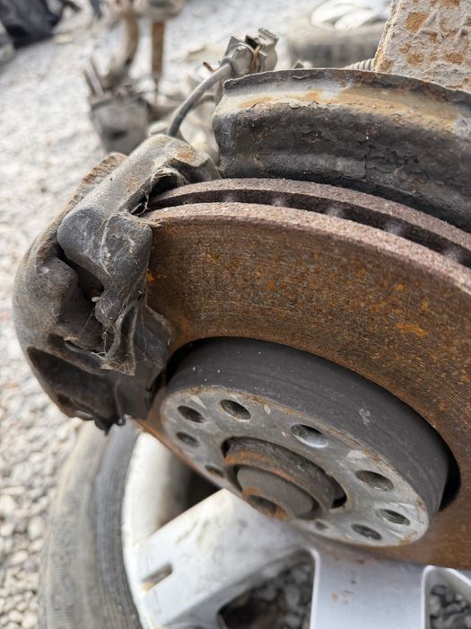 Лагер главини комплект с макферсони,носачи дискове апарати VW Passat 5