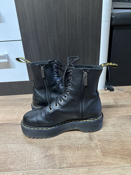 Dr. Martens Jadon