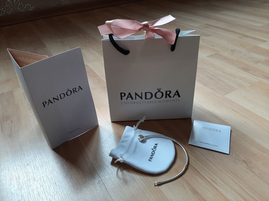 Сребърна гривна с печат