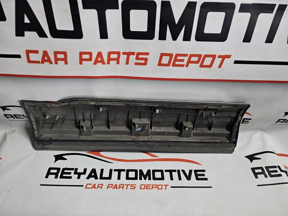 Bandou usa stanga spate Audi Q7 4M dupa 2015 cod 4M0853969F