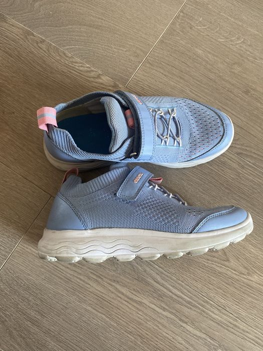 Кроссовки для девочек