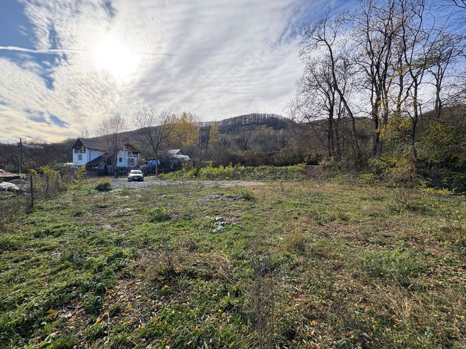 Vând teren Păuşeşti-Maglasi, Râmnicu-Vâlcea - toate utilitatile