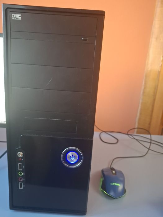 Настолен Компютър