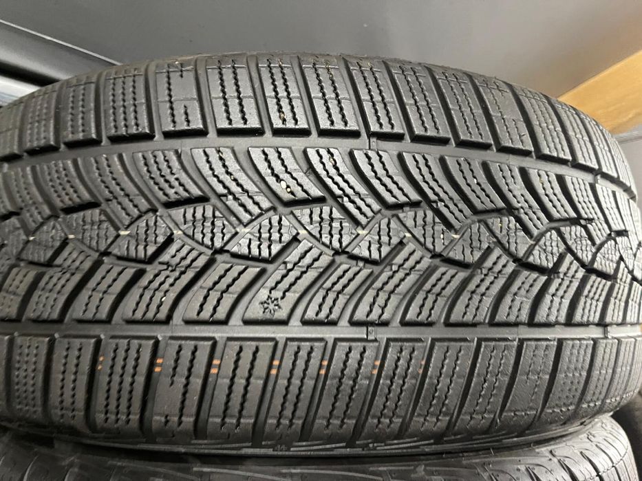 225/45R18 GoodYear iarna M+S aproape noi