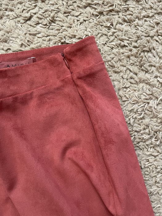 Велурена къса пола