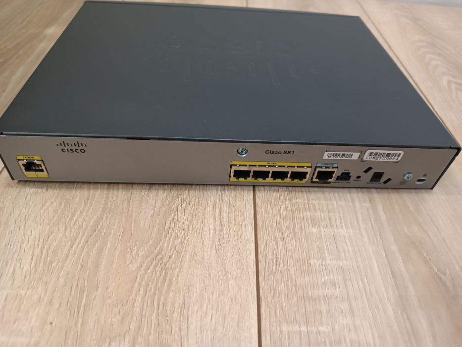 Продам Cisco 881