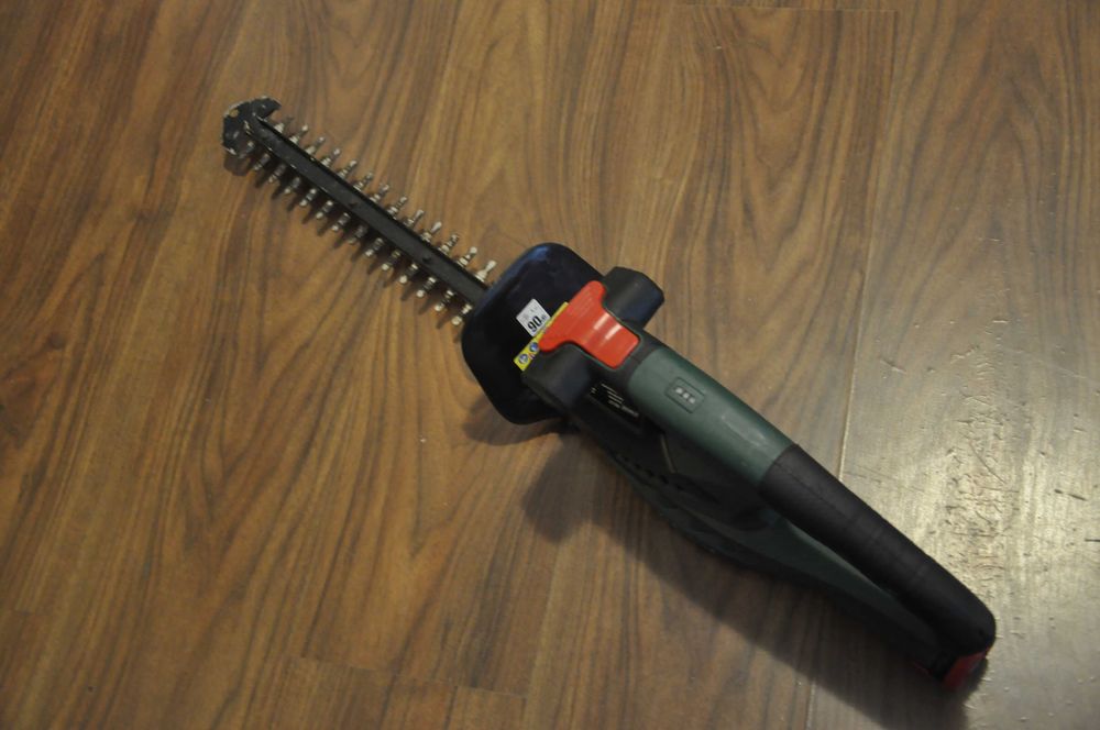 trimmer foarfeca tuns gardul Parkside 12v