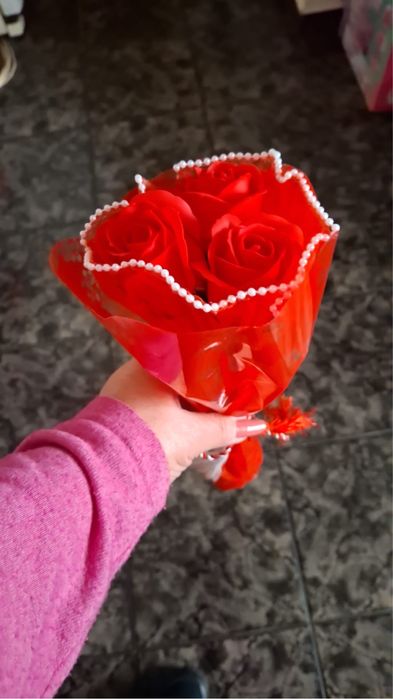 Martisoare cu trandafiri din sapun parfumati