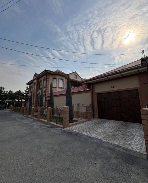 Продается дом в махалле Думбарабад