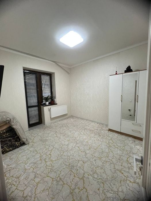 Uy sotiladi 1 xona 2 xonali qilingan