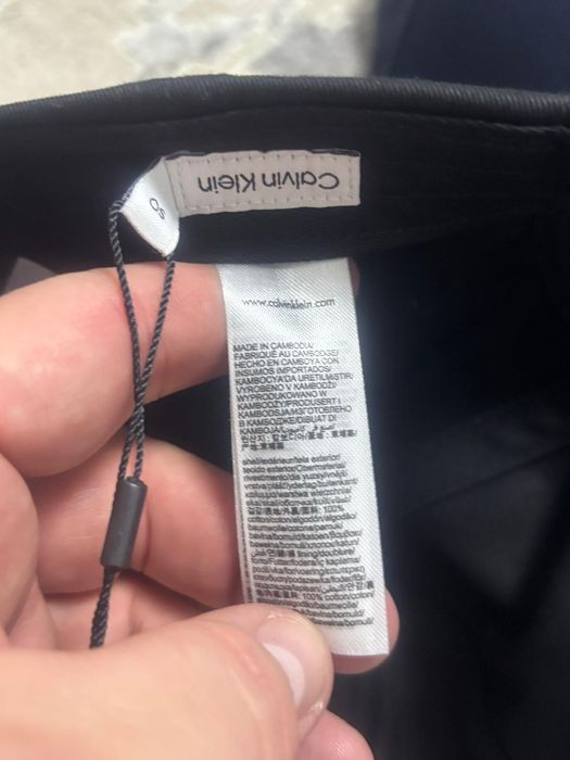 Vind șapcă Calvin Klein