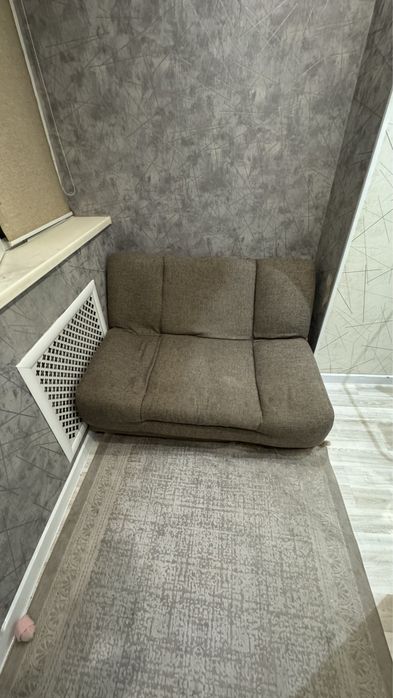 Продается диванчик, небольшой!