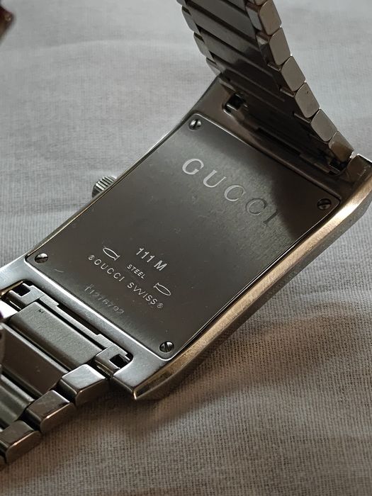 Продавам мъжки часовник Gucci