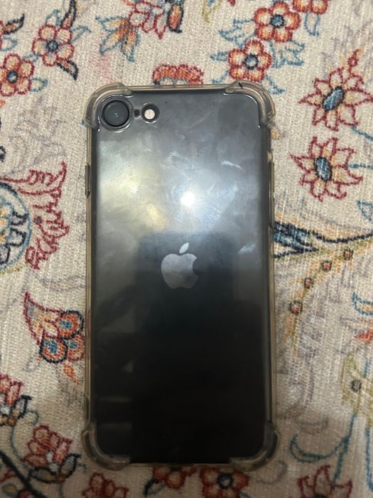 iPhone se 2020г 30000тг